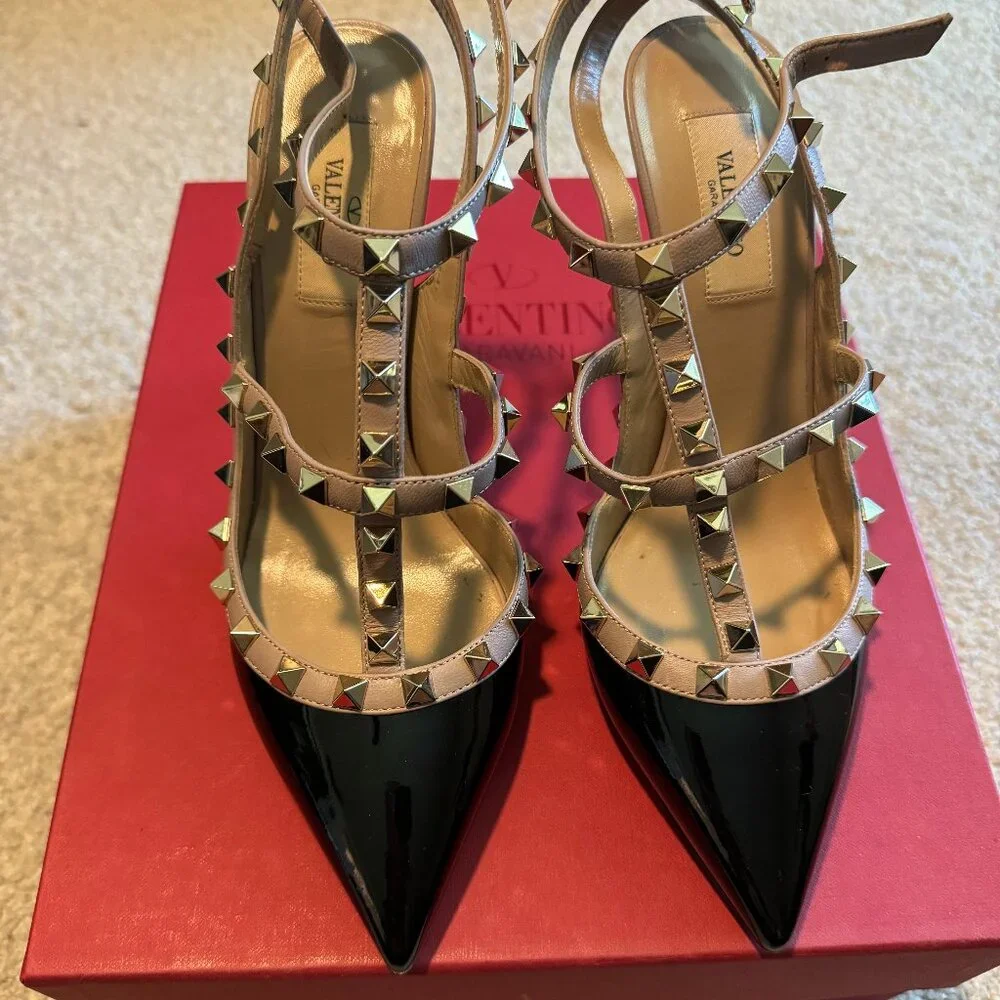 Valentino Rockstud Caged 100 Patent Pump Black/Poudre - Picture 1 of 8